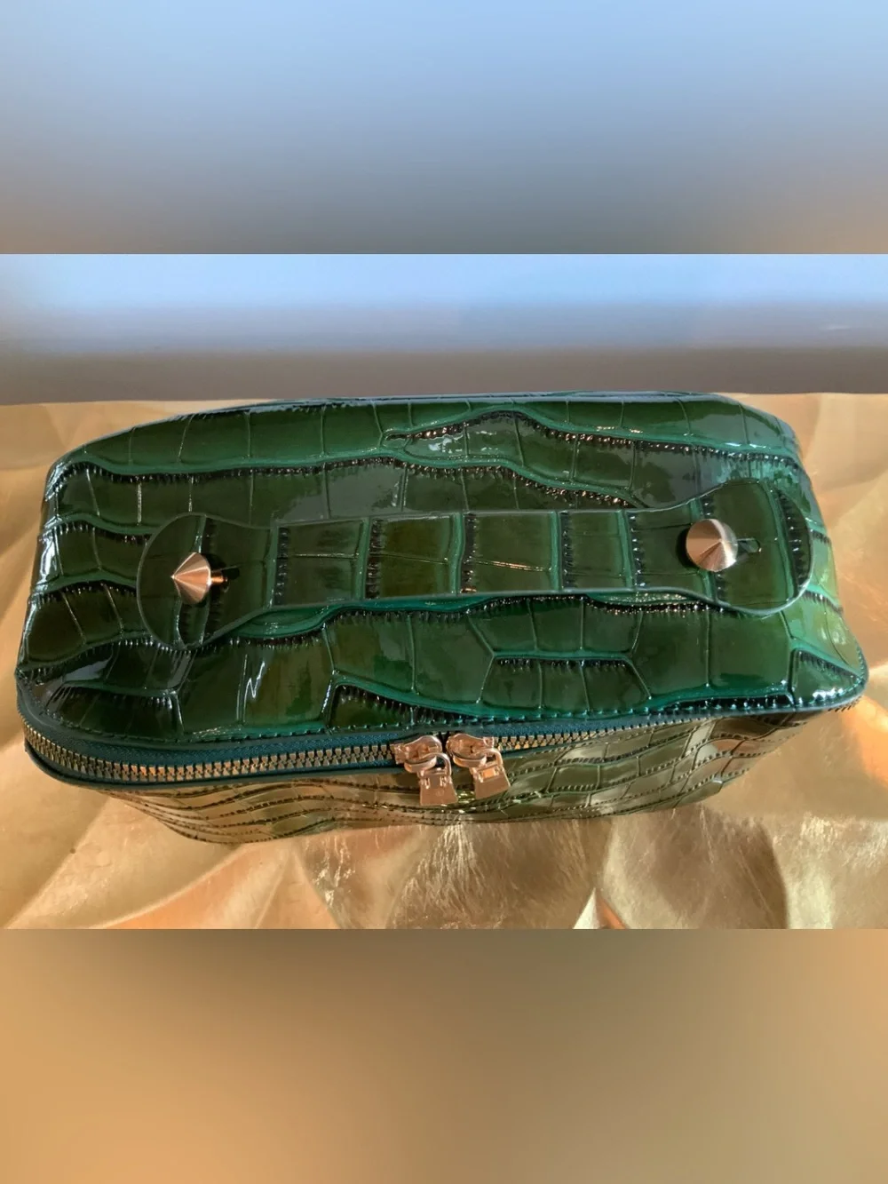 Green Croc-Embossed Makeup Bag